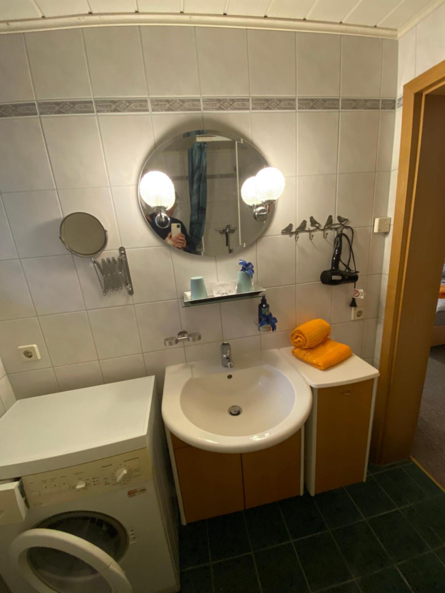 Grosse Helle Wohnung Am Wald In Bad Saarow Nahe Gruenheide Und Berlin Souterrain Extérieur photo