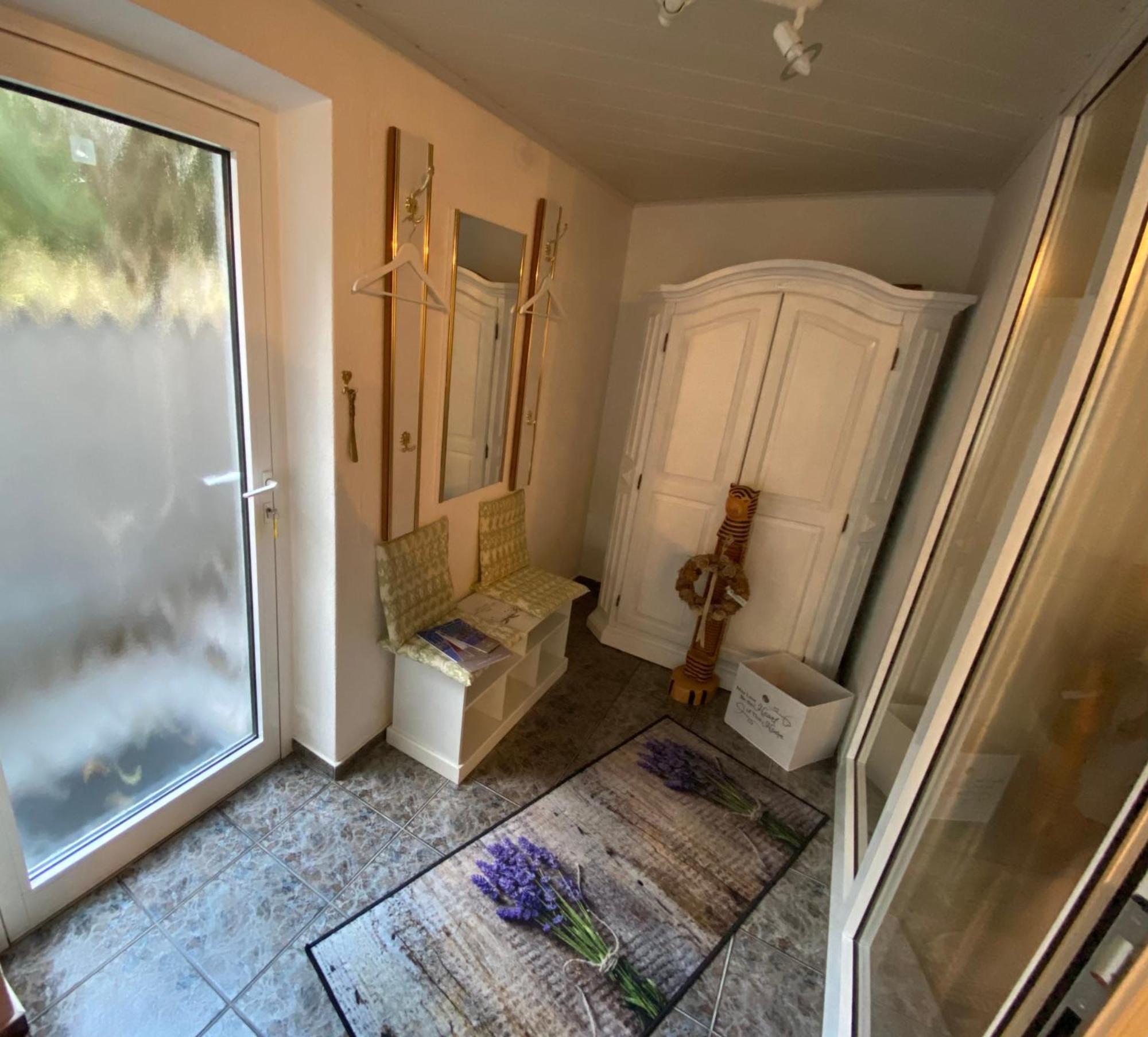 Grosse Helle Wohnung Am Wald In Bad Saarow Nahe Gruenheide Und Berlin Souterrain Extérieur photo