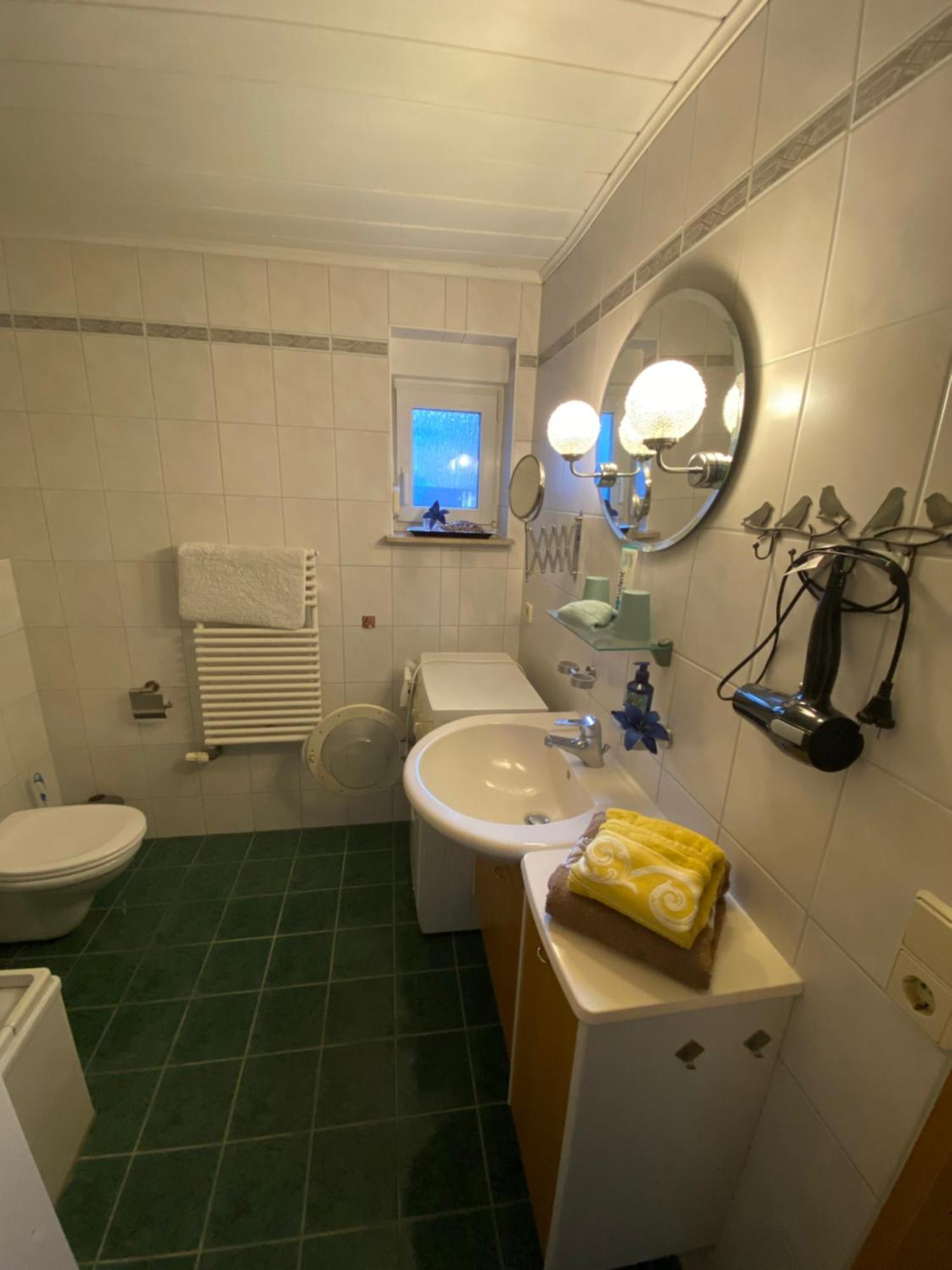 Grosse Helle Wohnung Am Wald In Bad Saarow Nahe Gruenheide Und Berlin Souterrain Extérieur photo